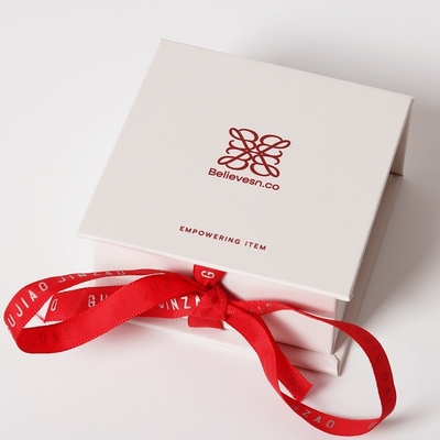 Logo Cetak Kotak Kertas Magnetik dengan Pita Merah Ukuran Khusus Kemasan Hadiah Natal